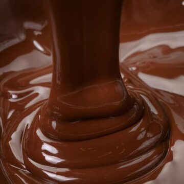 طريقة عمل صوص الشوكولاتة بالطريقة الفرنسية اللذيذة بكل سهولة في منزلك