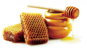 احذر تناول العسل بتلك الطريقة خطأ شائع نرتكبه جميعًا بدون أن ندري بأنه قاتل وقد يصيبك بالسرطان