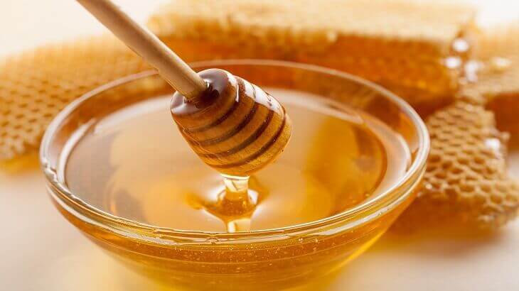 فوائد هائلة في العسل للبشرة واجعلي بشرتك ناعمة خلال أسبوع واحد باستخدام تلك الوصفة السحرية