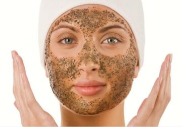 لتجديد خلايا بشرتك وتنظيفها 3 وصفات ينصح بها خبراء التجميل لتقشير البشرة من المنزل