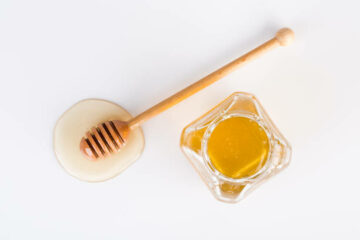 فيه شفاء للناس.. فوائد تناول العسل الأبيض على الريق هذا ما سيحدث لجسمك بعد 5 أيام وفق أحدث الدراسات