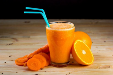 جهزي مشروبات رمضان 2023.. طريقة عمل عصير البرتقال بالجزر